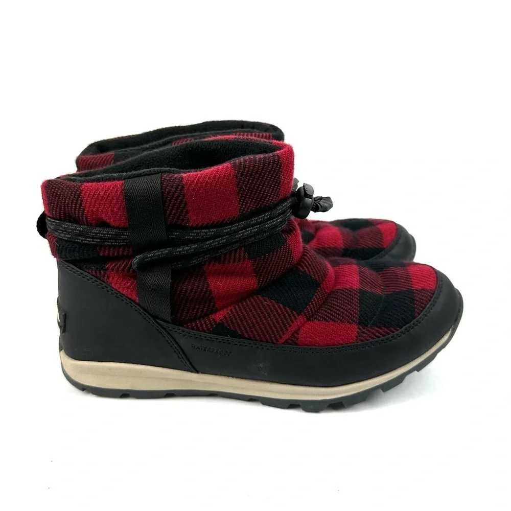 Sorel Whitney Short Ankle Boot 9 Red Dahlia Quilted Bootie‎ Womens